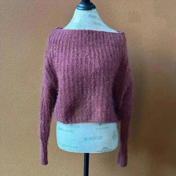 TOBI Thick Yarn Off The Shoulder Sweater In Brick Color Size Large EUC! - Picture 4 of 13